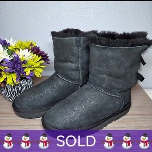 UGG Bailey Bow II Glimmer Winter Boots – Size: 7 (Women’s)